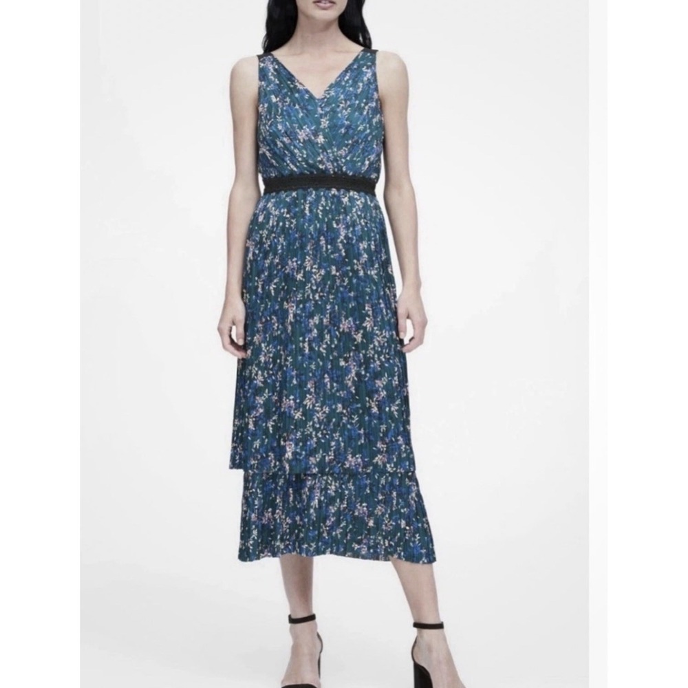 Banana Republic Pleated Tiered Floral Midi V-Neck Cocktail Dress Sz 12P Feminine
